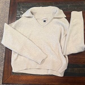 Universal Thread Cream V-Neck Collared Knit Sweater